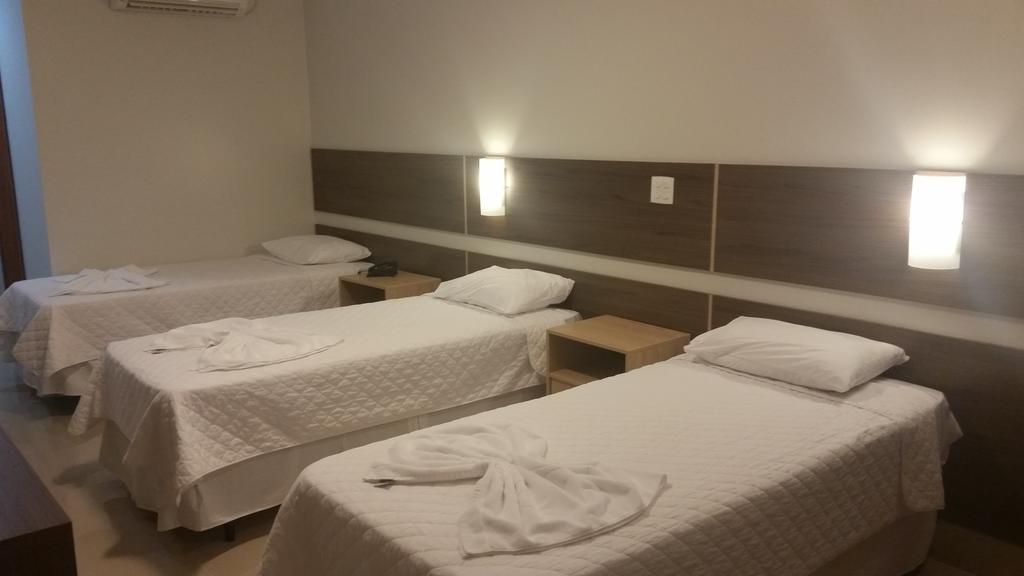 Kamur Plaza Hotel Goianesia Pokoj fotografie